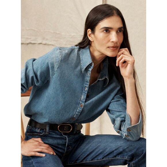 BANANA REPUBLIC Reigh Classic Denim Shirt Medium Blue Button Up Blouse, Size S - Picture 1 of 13